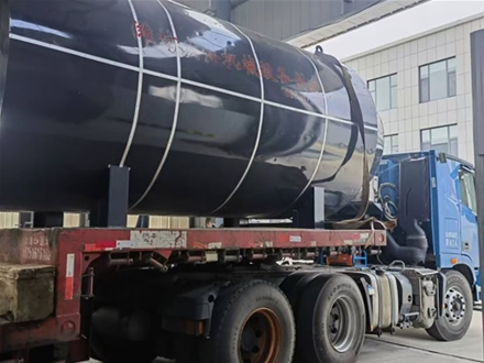 新兴重工天然气储运装备有限公司直燃式燃气热风炉发货现场